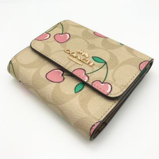 COACH 財布 大人気！！ トライフォールド ウォレット ハートチェリー 新品