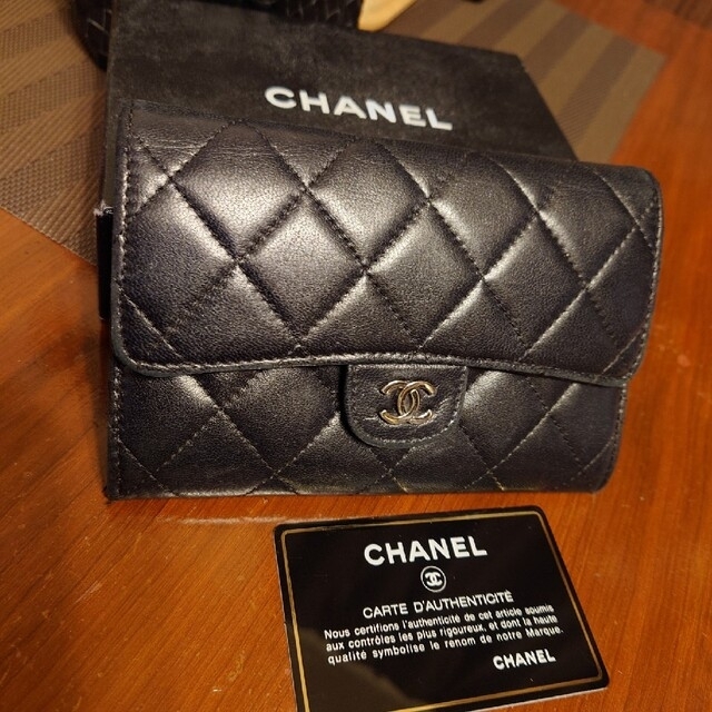 CHANEL(シャネル)のMia様専用  CHANEL  中財布 レディースのファッション小物(財布)の商品写真