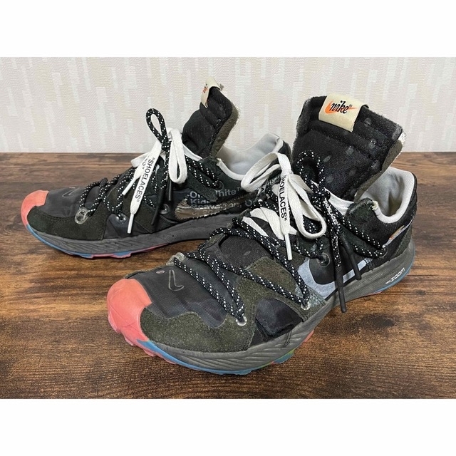 NIKE(ナイキ)のOFF-WHITE × NIKE AIR ZOOM TERRA KIGER メンズの靴/シューズ(スニーカー)の商品写真