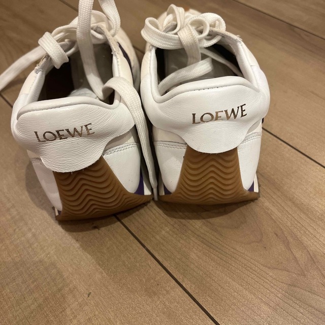 LOEWE(ロエベ)のロエベ　スニーカー　パープル レディースの靴/シューズ(スニーカー)の商品写真