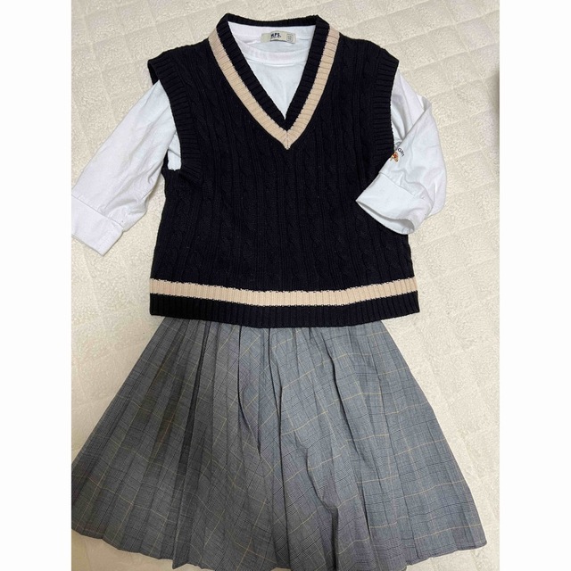 セットアップ　3点まとめ売り　女の子　110cm 105cm ユニクロ キッズ/ベビー/マタニティのキッズ服女の子用(90cm~)(Tシャツ/カットソー)の商品写真