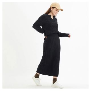 ユニクロ(UNIQLO)のGU ニット　上下　セットアップ　ネイビー　Mサイズ(ニット/セーター)