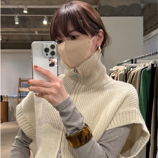 ZIP COLLAR KNIT VEST  アイボリー　1ベスト/ジレ