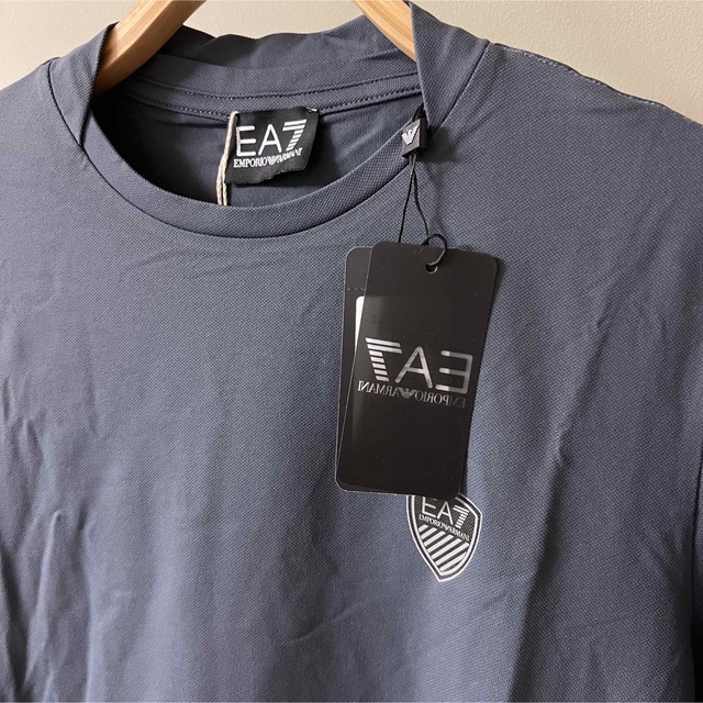 EMPORIO ARMANI EA7(エンポリオアルマーニイーエーセブン)の[未使用]エンポリオアルマーニ EA7 Tシャツ ロゴデザイン❗️ メンズのトップス(Tシャツ/カットソー(半袖/袖なし))の商品写真