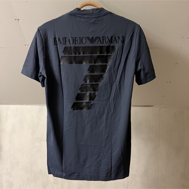 EMPORIO ARMANI EA7(エンポリオアルマーニイーエーセブン)の[未使用]エンポリオアルマーニ EA7 Tシャツ ロゴデザイン❗️ メンズのトップス(Tシャツ/カットソー(半袖/袖なし))の商品写真