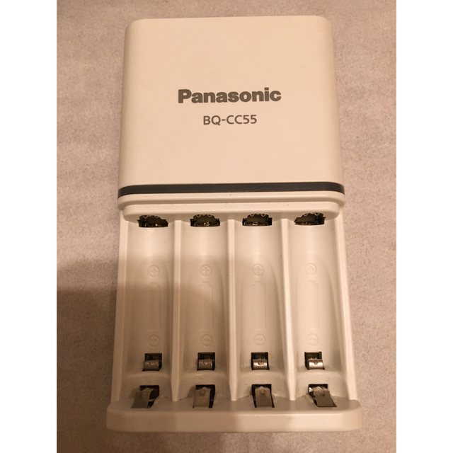 Panasonic(パナソニック)の単3形単4形ニッケル水素電池専用急速充電器 スマホ/家電/カメラのスマートフォン/携帯電話(バッテリー/充電器)の商品写真