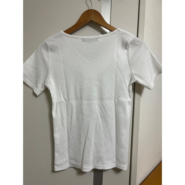 白 リブニットT レディースのトップス(Tシャツ(半袖/袖なし))の商品写真