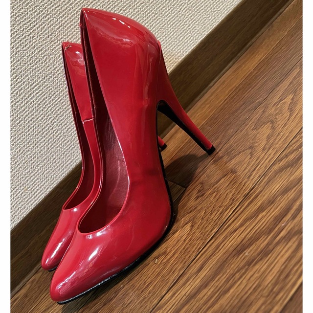PLEASER(プリーザー)のプリーザー 赤 エナメルハイヒール レディースの靴/シューズ(ハイヒール/パンプス)の商品写真