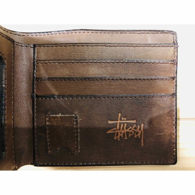 STUSSY(ステューシー)の【中古】stussy レザー・二つ折財布（コインケース無し） メンズのファッション小物(折り財布)の商品写真