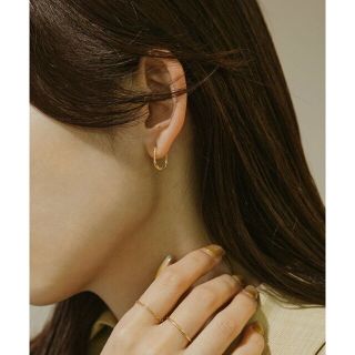 アーバンリサーチ(URBAN RESEARCH)の【GOLD】METIER Midi Oval Clicker Hoops(ピアス)