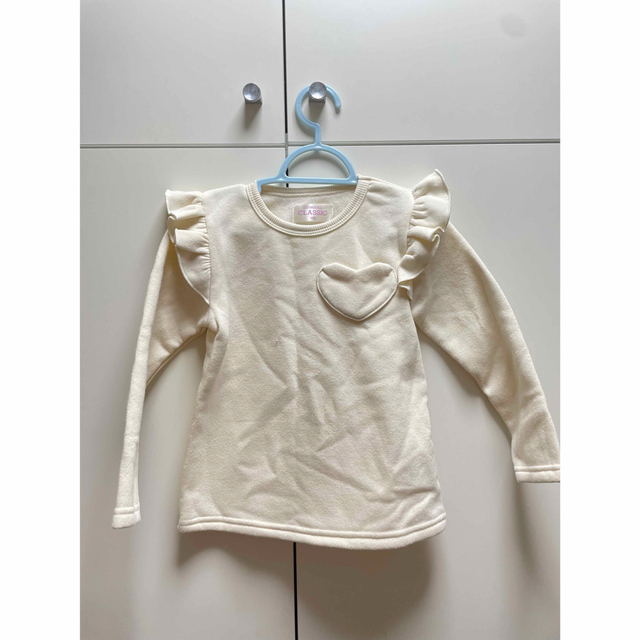 子供服　100cm  ベージュ　裏起毛　新品 キッズ/ベビー/マタニティのキッズ服男の子用(90cm~)(Tシャツ/カットソー)の商品写真