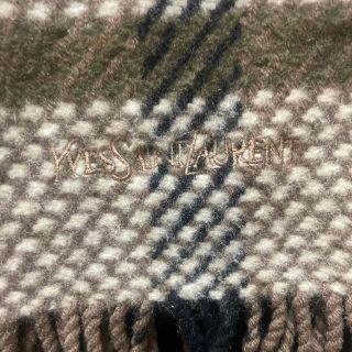 Yves Saint Laurent(マフラー/ショール)のフリマアイテム一覧 Yves Saint Laurent(マフラー/ショール)のフリマアイテム一覧