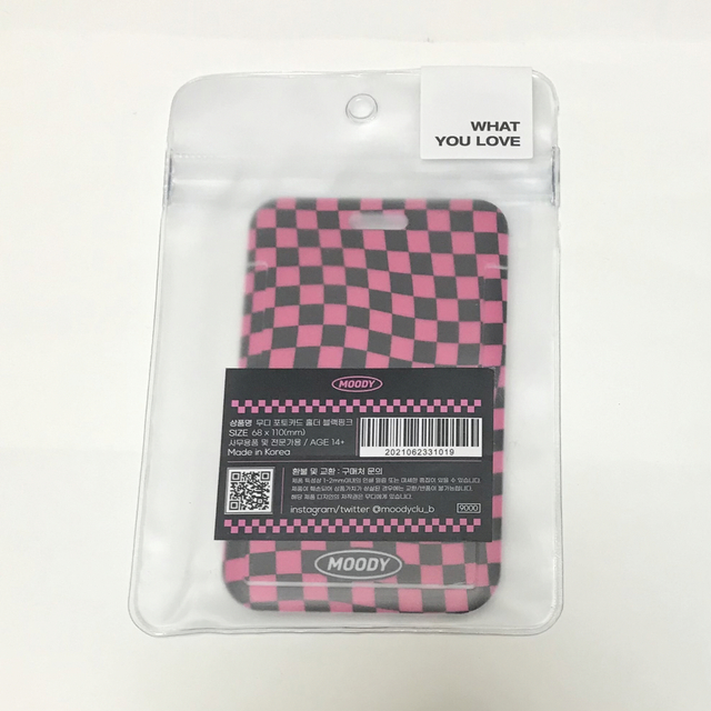 韓国作家 moody フォトカードホルダー トレカホルダー ブラック&ピンク レディースのファッション小物(パスケース/IDカードホルダー)の商品写真