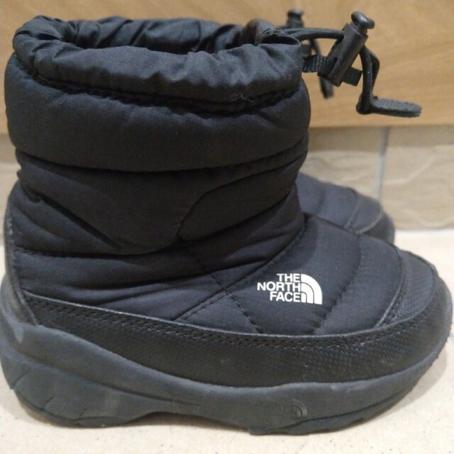 THE NORTH FACE(ザノースフェイス)のノースフェイス　スノーブーツ　ヌプシ　15センチ キッズ/ベビー/マタニティのキッズ靴/シューズ(15cm~)(ブーツ)の商品写真