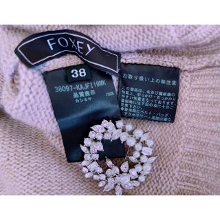 肩パット付きFOXEY  2019年コンパクトカシミヤカーディガン38 極美品　Rene