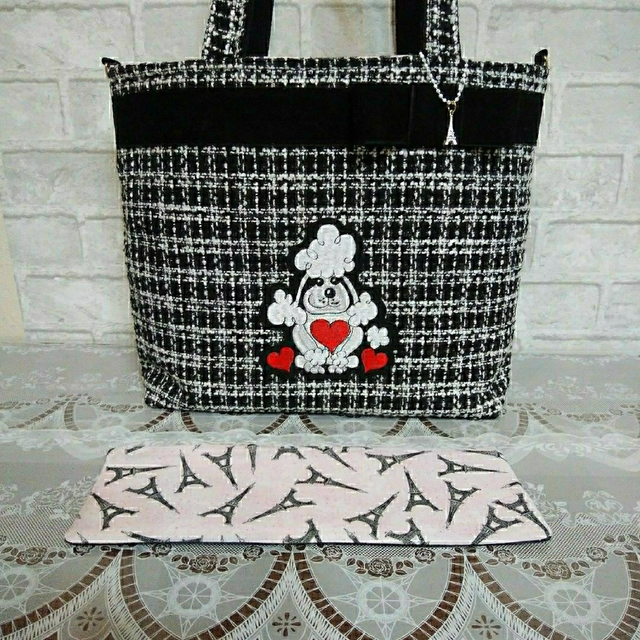 ロラライハリス トイプーちゃん刺繍リボントート(大) ハンドメイド レディースのバッグ(トートバッグ)の商品写真