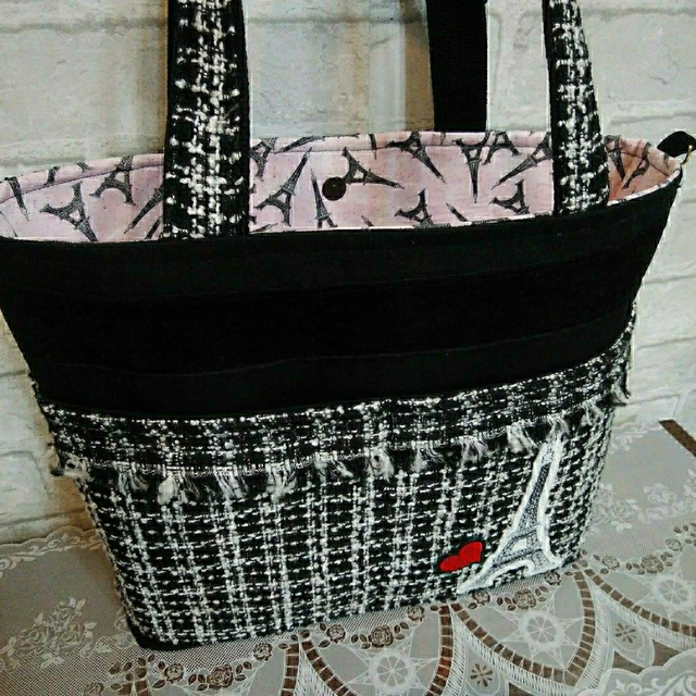 ロラライハリス トイプーちゃん刺繍リボントート(大) ハンドメイド レディースのバッグ(トートバッグ)の商品写真