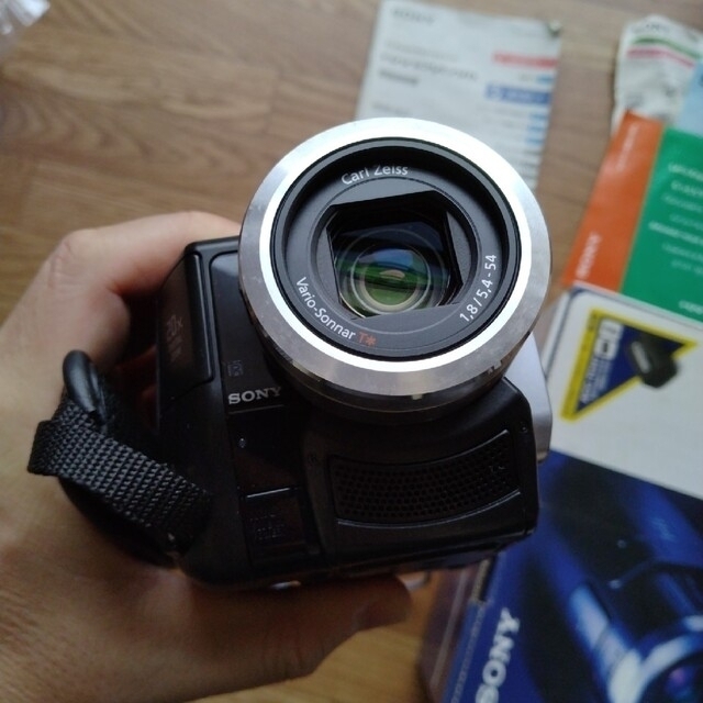 SONY(ソニー)の【美品】SONY HDR-HC7 スマホ/家電/カメラのカメラ(ビデオカメラ)の商品写真