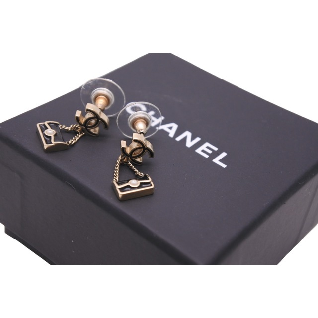 上品な アクセサリー ピアス シャネル CHANEL - CHANEL バッグモチーフ