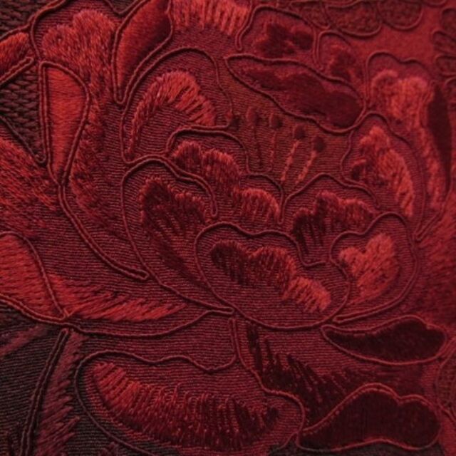 超特価！】 着物 付下げ 深紅色の美しい刺繍柄 しつけ糸付きです！ 【新品】