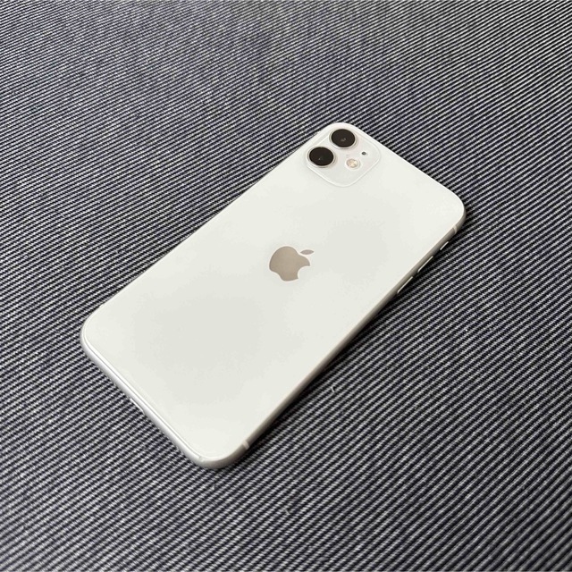 iPhone 11 128GB Silvar SIMフリー