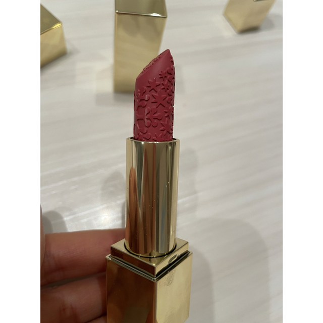 Estee Lauder(エスティローダー)の【新品】エスティーローダー　ホリデーセット2022 リップ420 コスメ/美容のベースメイク/化粧品(口紅)の商品写真