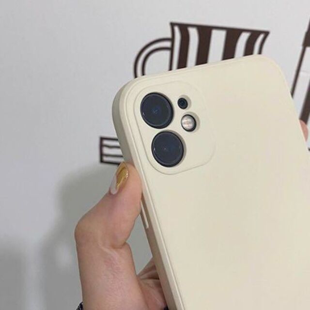 再入荷★iPhoneXR シンプル シリコン ケース マット 黄色 イエロー スマホ/家電/カメラのスマホアクセサリー(iPhoneケース)の商品写真