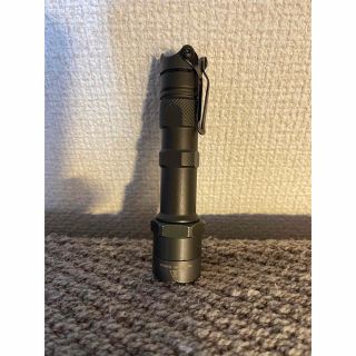 vitalgear 2セルボディsurefire E2ヘッド