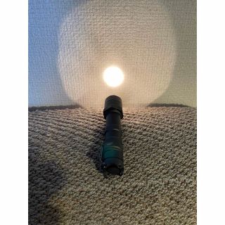 vitalgear 2セルボディsurefire E2ヘッド