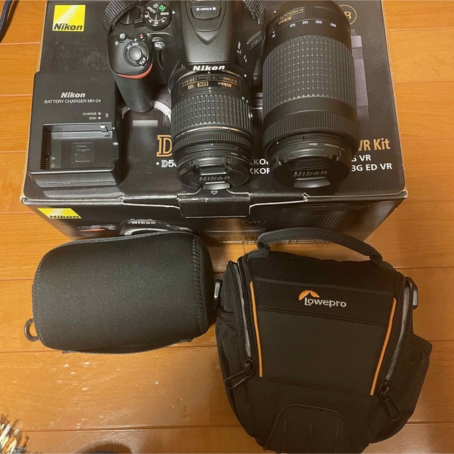 Nikon D5600 一眼レフ　ダブルズームキット