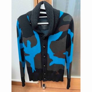 1PIU1UGUALE3 BIG CAMO SHAWL CARDIGAN | www.jarussi.com.br