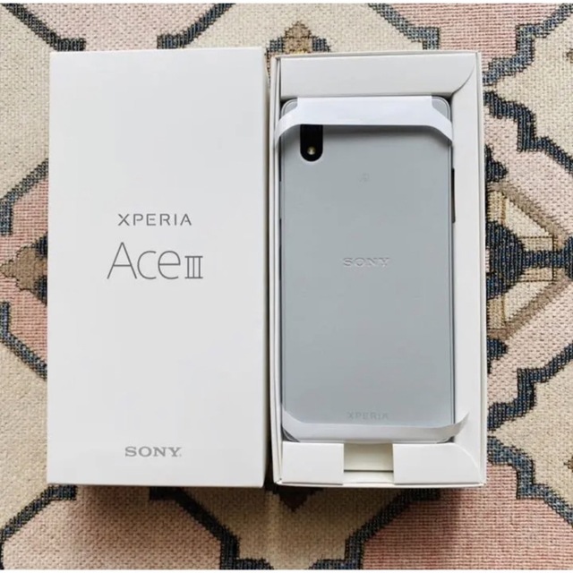 新品未使用　Xperia AceⅢ グレー　SOG08 スマホ/家電/カメラのスマートフォン/携帯電話(スマートフォン本体)の商品写真