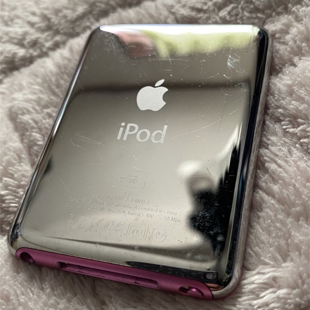 Apple(アップル)のiPod nano 第三世代　8GB　バッテリー、動作未確認 スマホ/家電/カメラのオーディオ機器(ポータブルプレーヤー)の商品写真