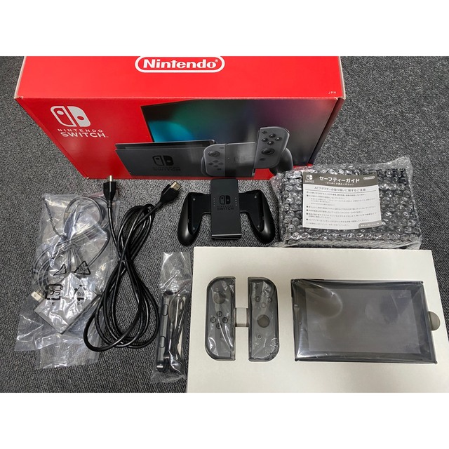 Nintendo Switch(ニンテンドースイッチ)のNintendo Switch グレー 本体 エンタメ/ホビーのゲームソフト/ゲーム機本体(家庭用ゲーム機本体)の商品写真