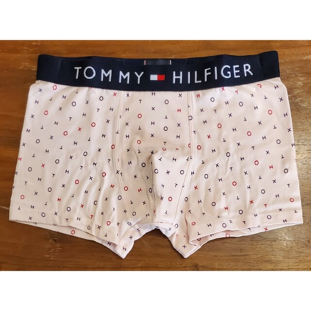 TOMMY HILFIGER(トミーヒルフィガー)のトミーヒルフィガー　新品　メンズ　ボクサーパンツ(アルファベット/ピンクS) メンズのアンダーウェア(ボクサーパンツ)の商品写真