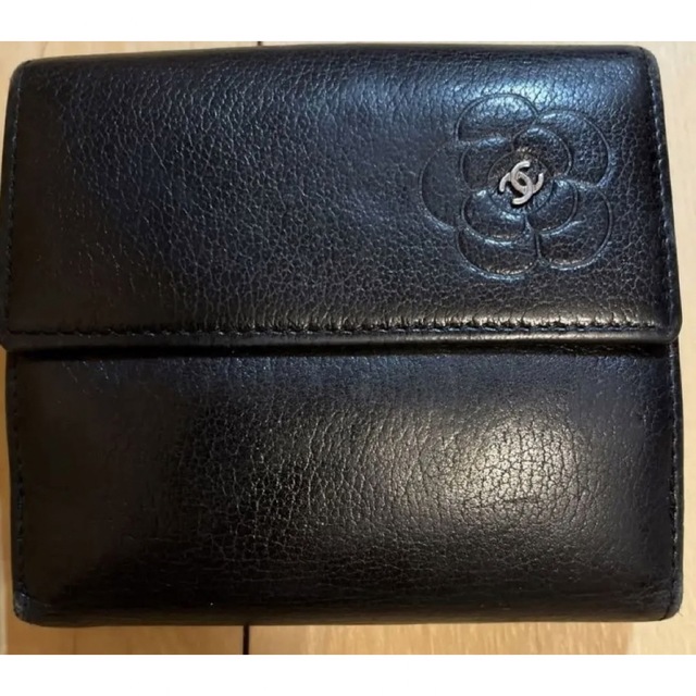 CHANEL(シャネル)のシャネル　二つ折り財布 レディースのファッション小物(財布)の商品写真
