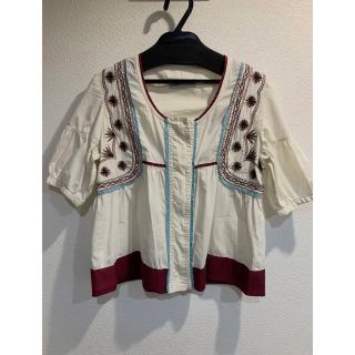 レイビームス(Ray BEAMS)のRay beams 刺繍トップス(シャツ/ブラウス(長袖/七分))