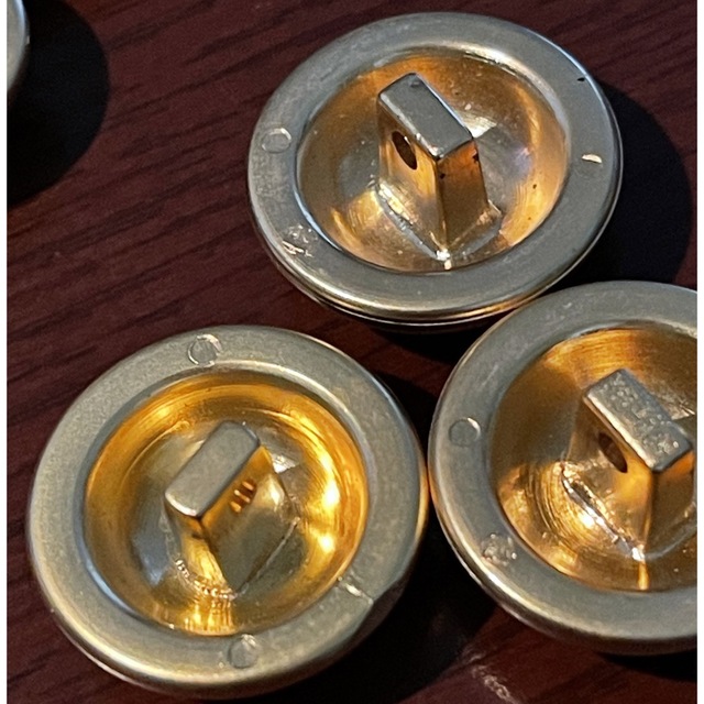 ゴールド金くるみ風ボタン ハンドメイドの素材/材料(各種パーツ)の商品写真