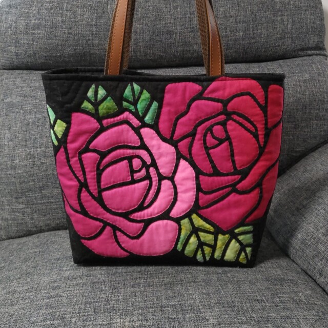 購入者が決まりました!ハンドメイド ハワイアンキルトバッグ (薔薇