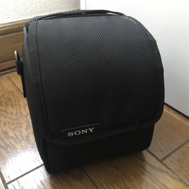 SONY(ソニー)のSONY カメラレンズケース スマホ/家電/カメラのカメラ(ケース/バッグ)の商品写真