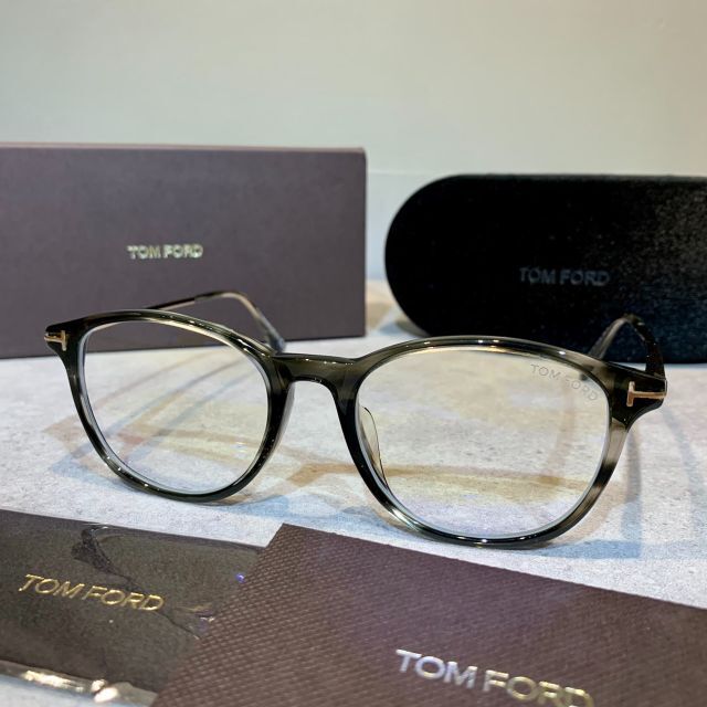 取寄せ可 TOMFORDトムフォード サングラス TF5553-F-B 052 54◻19