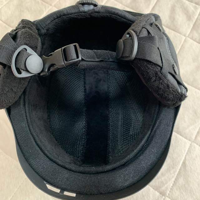 スノーボードヘルメット新品 つや消しブラック サイズL 頭囲56〜61