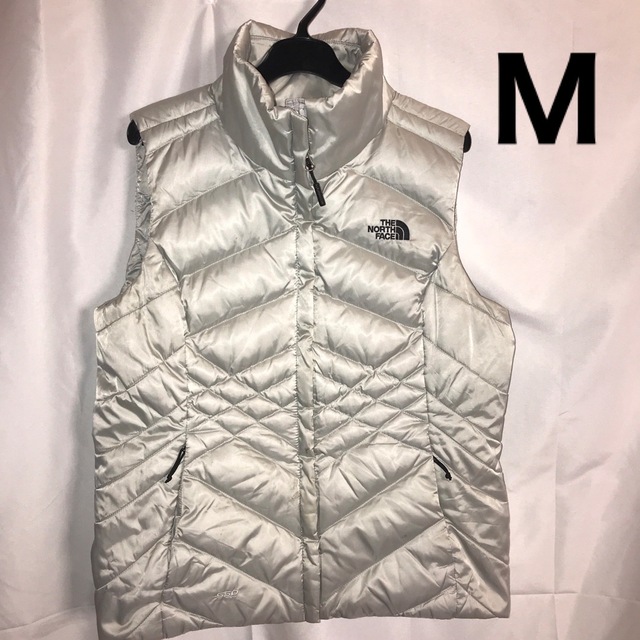 THE NORTH FACE(ザノースフェイス)のザノースフェイス　ダウンベストＭ訳あり レディースのジャケット/アウター(ダウンベスト)の商品写真