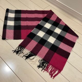 バーバリー(BURBERRY)の【Burberry】美品✨　100%カシミヤ　マフラー‼️ ピンクや黒が可愛い💕(マフラー/ショール)