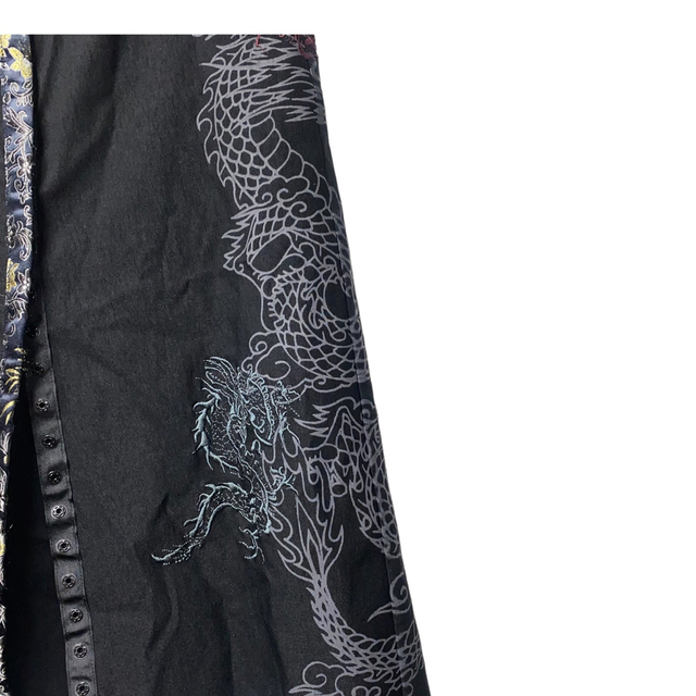 【ozz on】刺繍ドラゴンスカート ブラック　オッズオン
