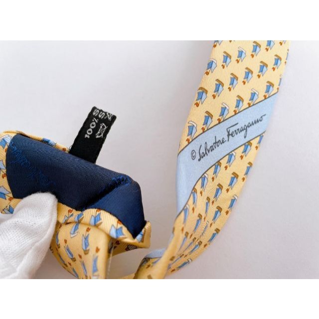 Salvatore Ferragamoフェラガモ クリーニング済 ネクタイ 美品