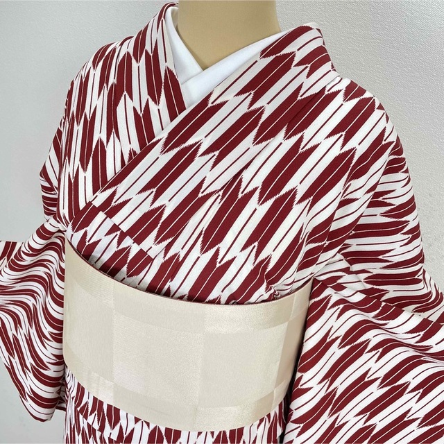美品『洗える着物』　小紋　着物 矢羽k147 レディースの水着/浴衣(着物)の商品写真