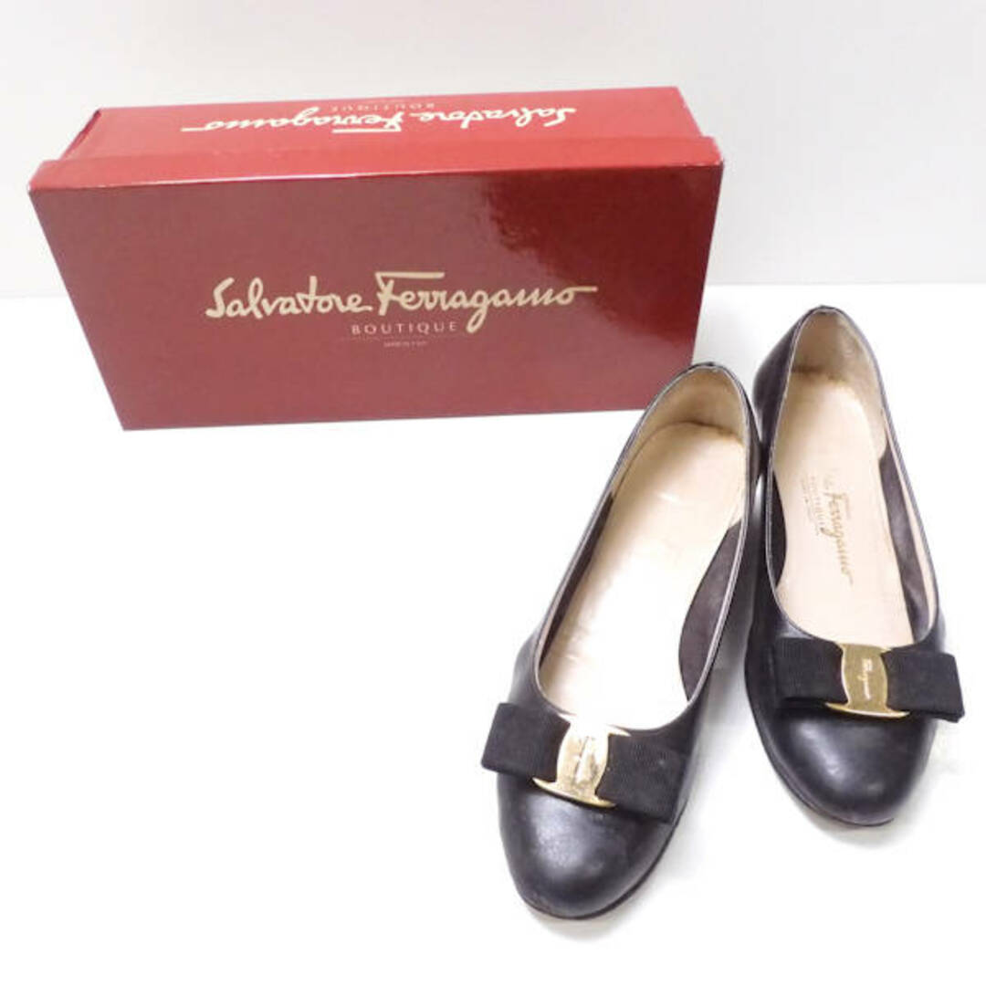 Ferragamo(フェラガモ)のSalvatore Ferragamo フェラガモ パンプス 1点 ブラック系 カーフレザー ヒール ヴァラ レディース AU1080C  レディースの靴/シューズ(ハイヒール/パンプス)の商品写真