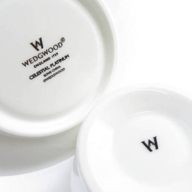 美品 WEDGWOOD ウェッジウッド セレスティアルプラチナ/ゴールド ティーカップ＆ソーサー 2客 リー ペア SY5091B2