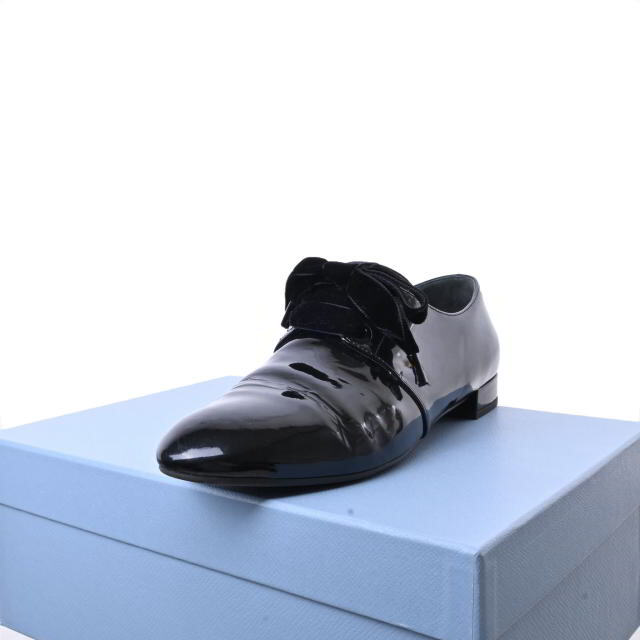 PRADA(プラダ)のPRADA エナメル レザー シューズ レディースの靴/シューズ(その他)の商品写真